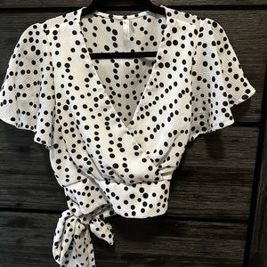Polka dot v neck Blouse